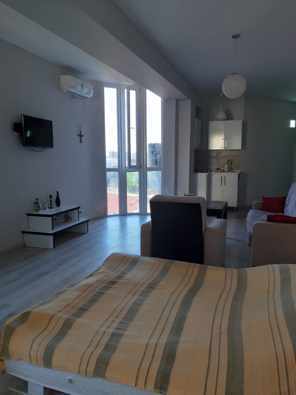 Bedroom and sofa for 4