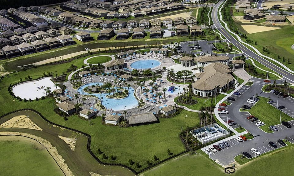 03_Oasis_Clubhouse_Aerial_Shot_0721.jpg