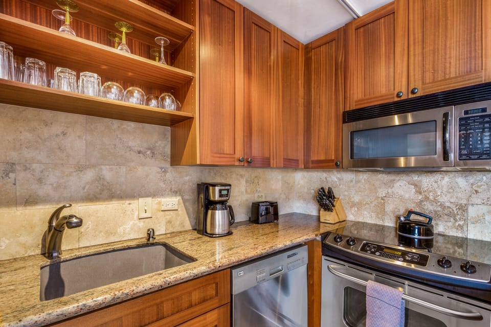 Fully equipped kitchen.