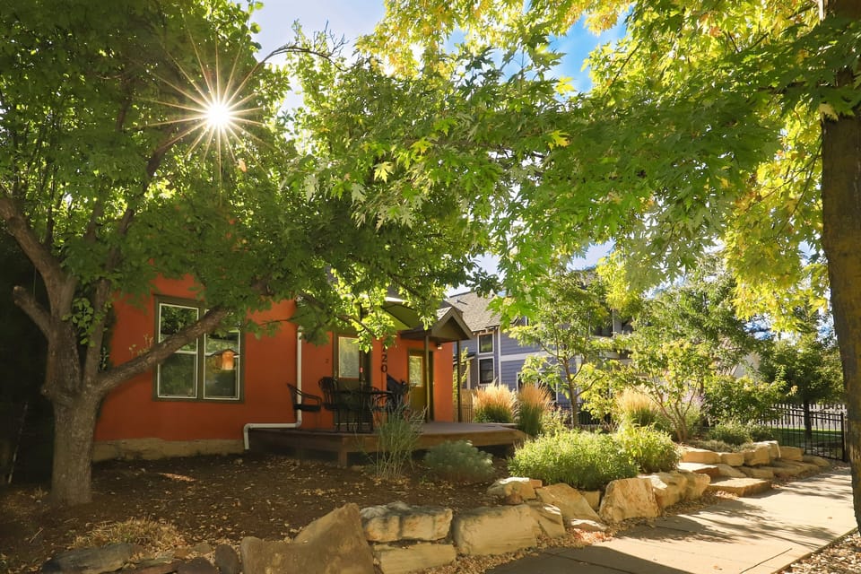 Located in historic avenues, 4 blocks to Main Ave.