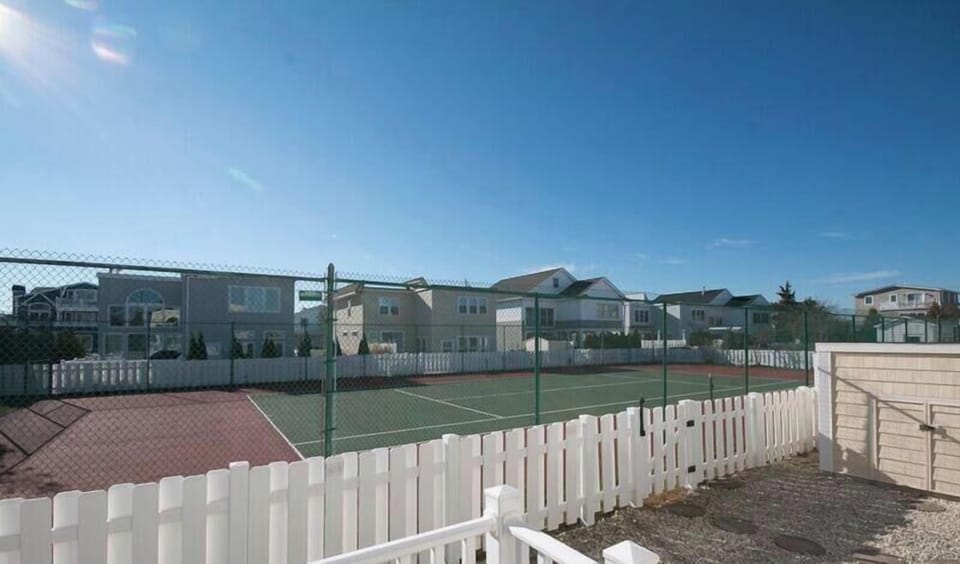 view of tennis courts 