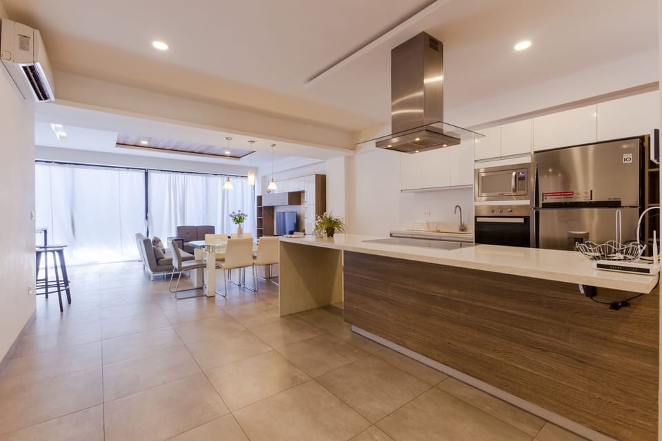 Kitchen with refri and microwave