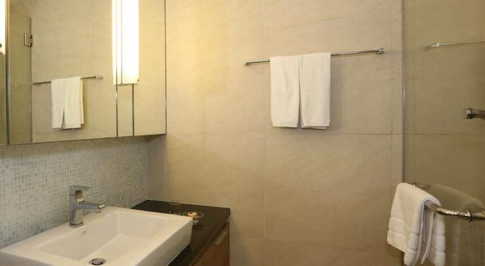 Studio Superior, Nice ROOM RO(3N)