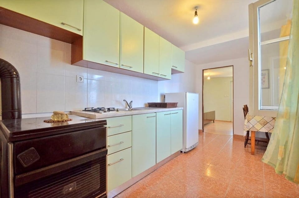 Kitchen 2