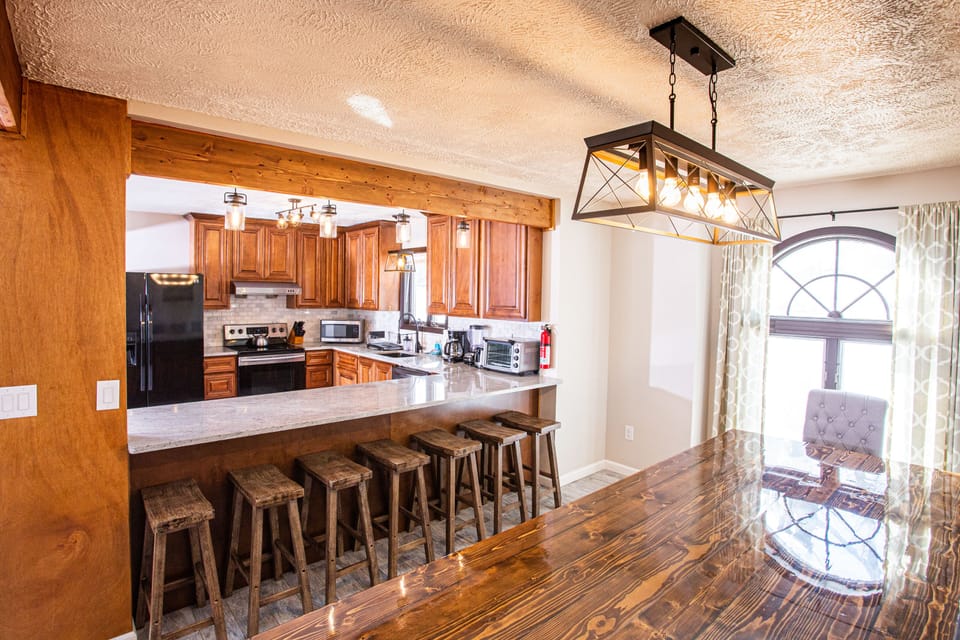 Dining room looking into kitchen