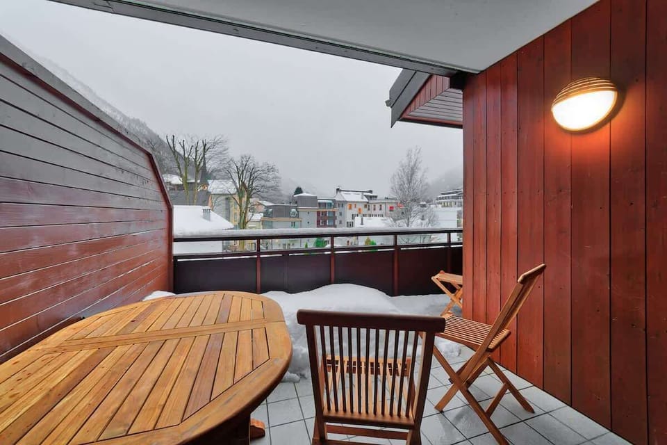 Unwind and watch the sun go down on this cosy balcony.