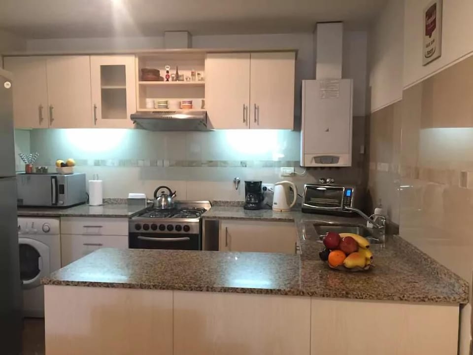 Moderno depto de 2 hab en Las Caitas