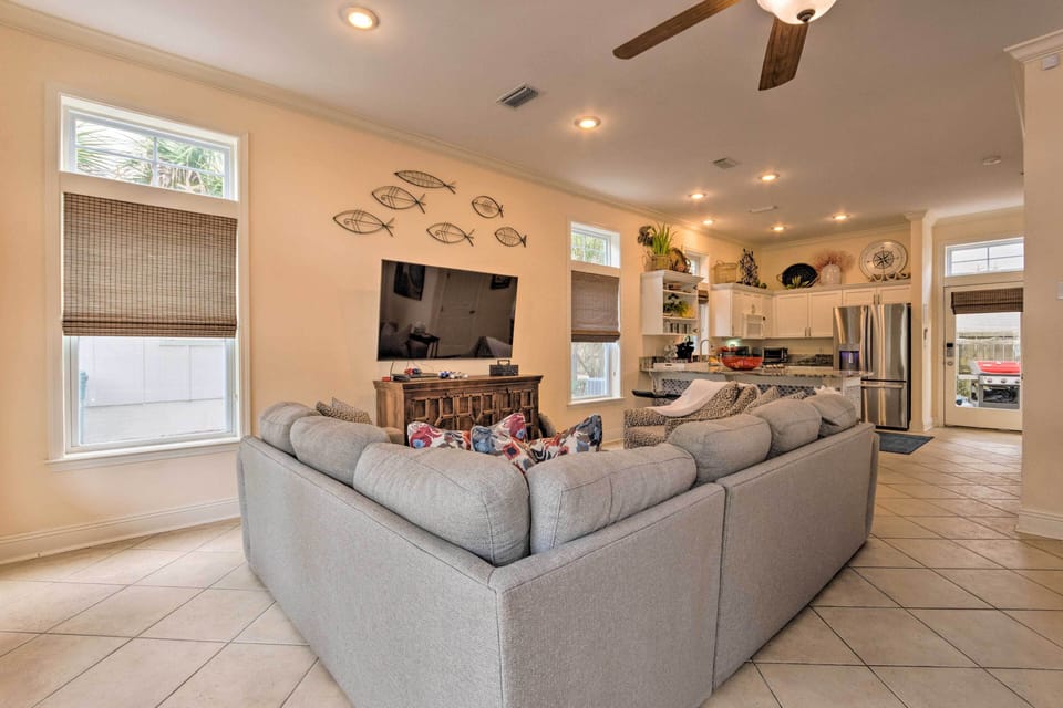 Main Living Space | Air Conditioning | Free WiFi | In-Unit Laundry Machines