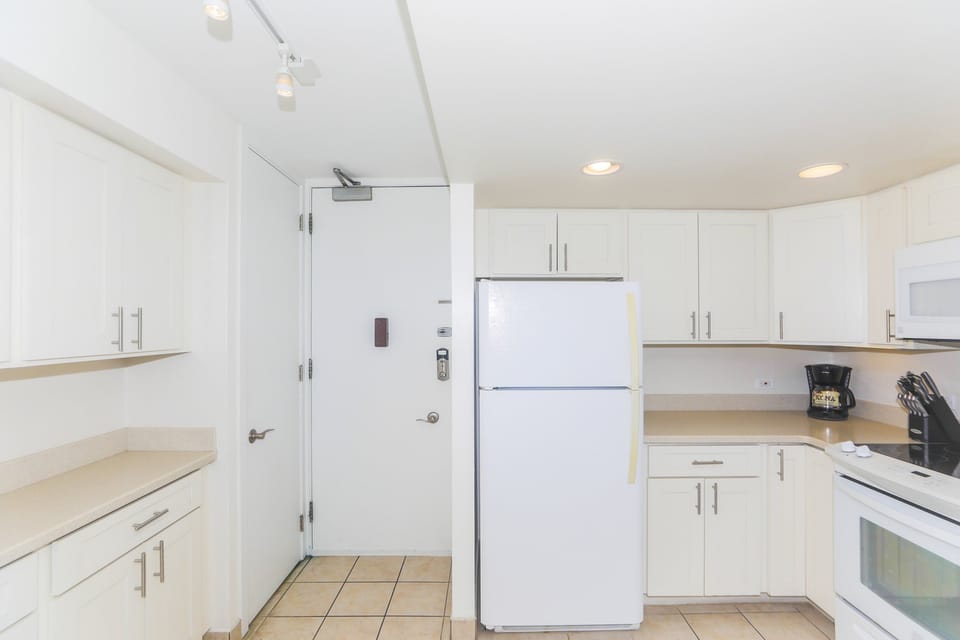 Large & spacious kitchen