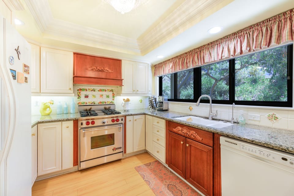 12CT - Kitchen