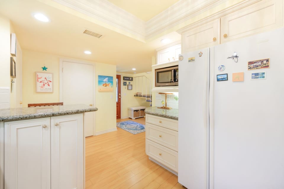 12CT - Kitchen Area
