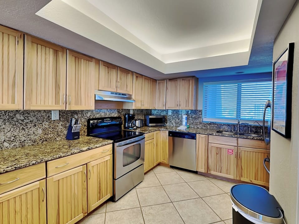 Fully Equipped Kitchen with Stainless Steel Appliances