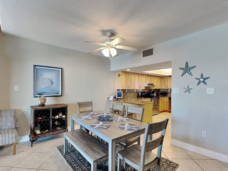 Dining Area - Table for Six