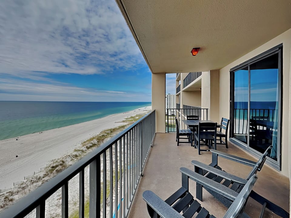 Balcony with Outdoor Dining and Seating