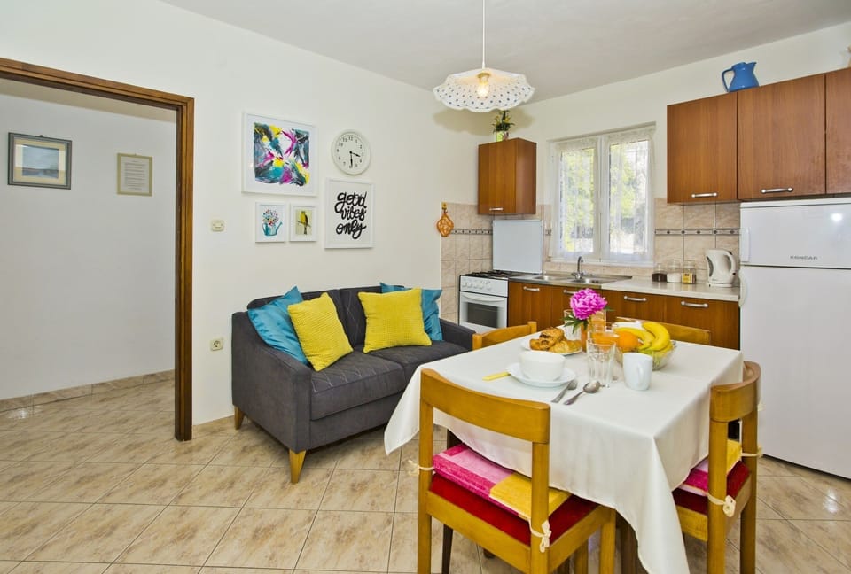 Kitchen/ entrance to the apartment