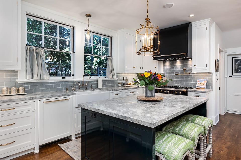 Gourmet kitchen. 3 ovens, warming drawer, microwave.