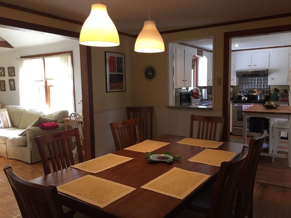 dining room/kitchen