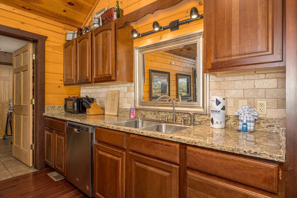A fully equipped kitchen, perfect for preparing and enjoying home-cooked meals during your stay.