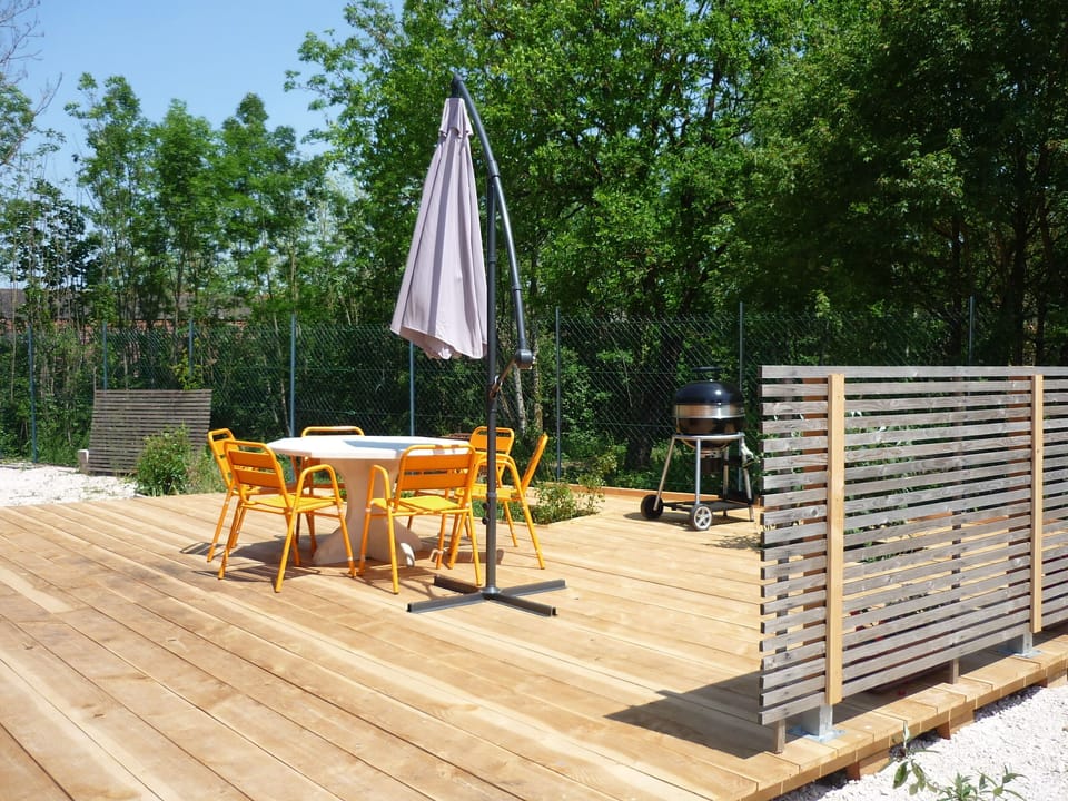 Private eating area