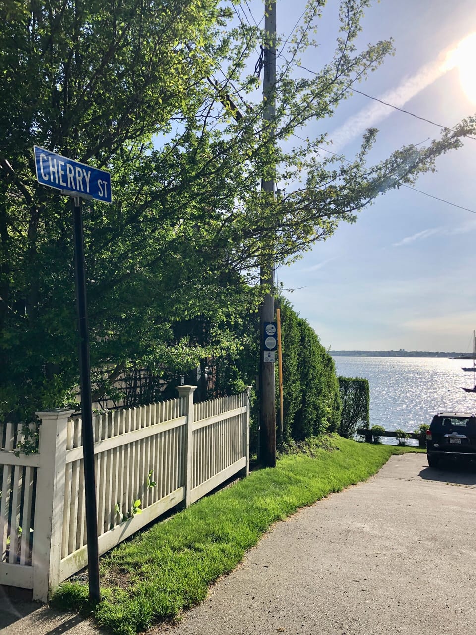 WATERFRONT ACCESS TO THE HARBOR
3 BLOCKS AWAY