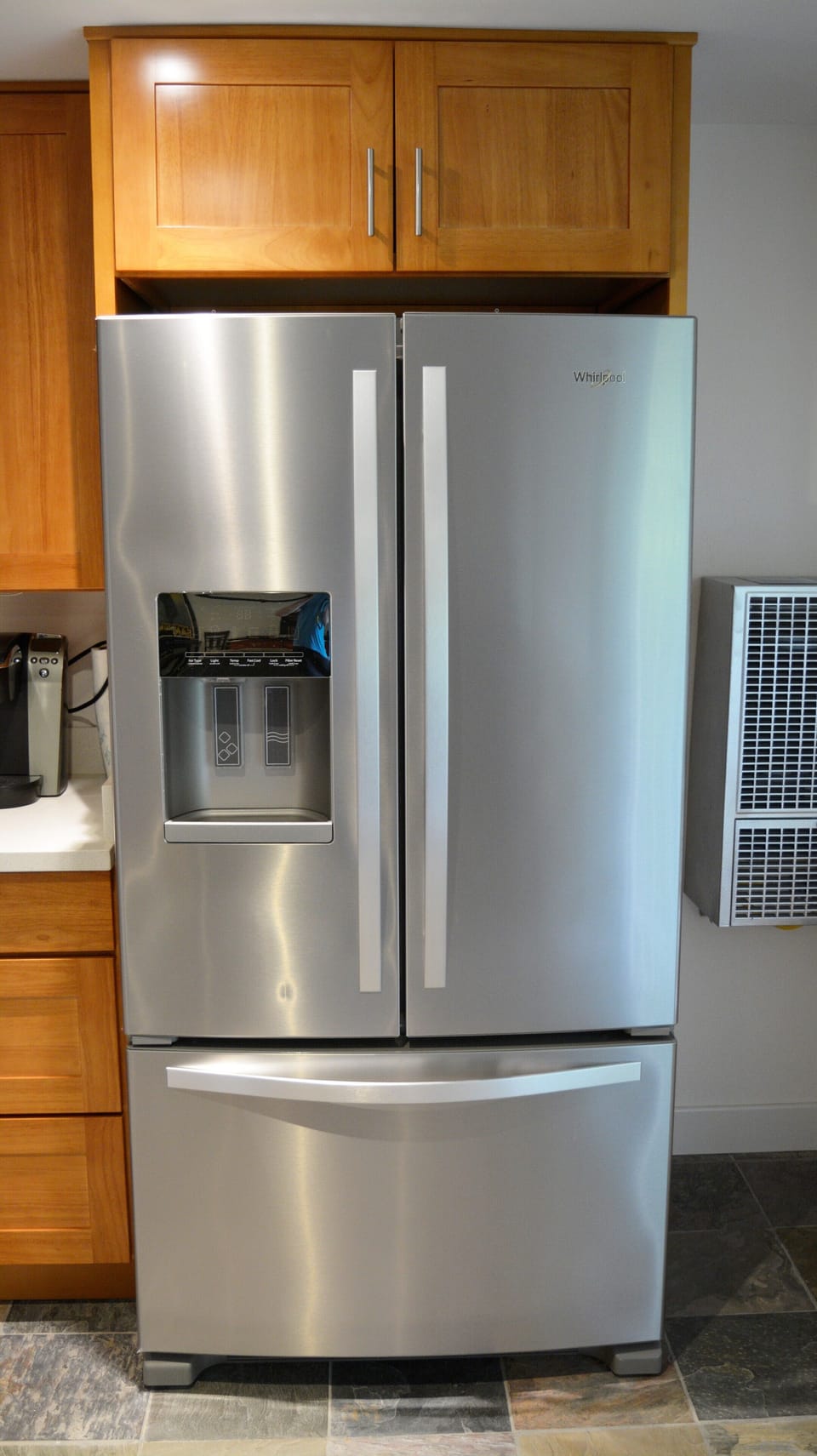 Full size refrigerator / freezer with water and ice in door