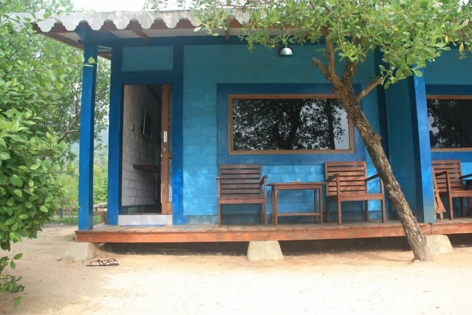 Beachfront Cendana Cottage
