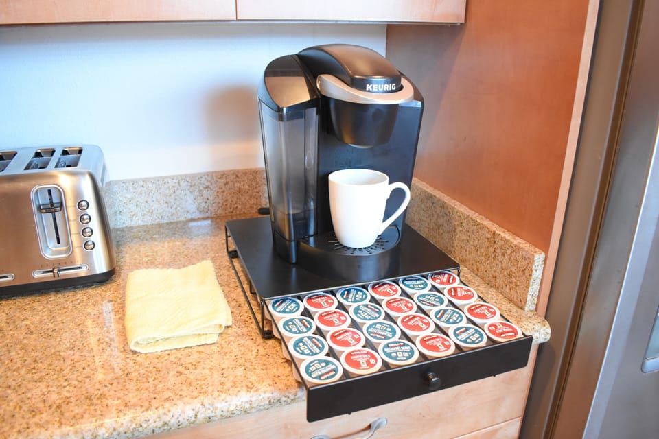 COMPLIMENTARY KEURIG COFFEE STATION WITH MANY GOOD CHOICES...