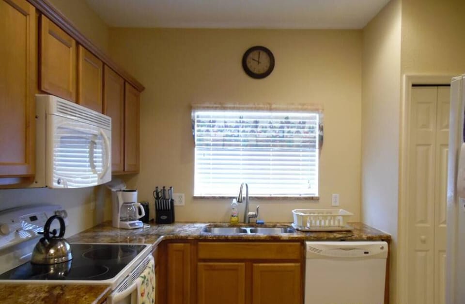 Alternate kitchen view. Full appliance package