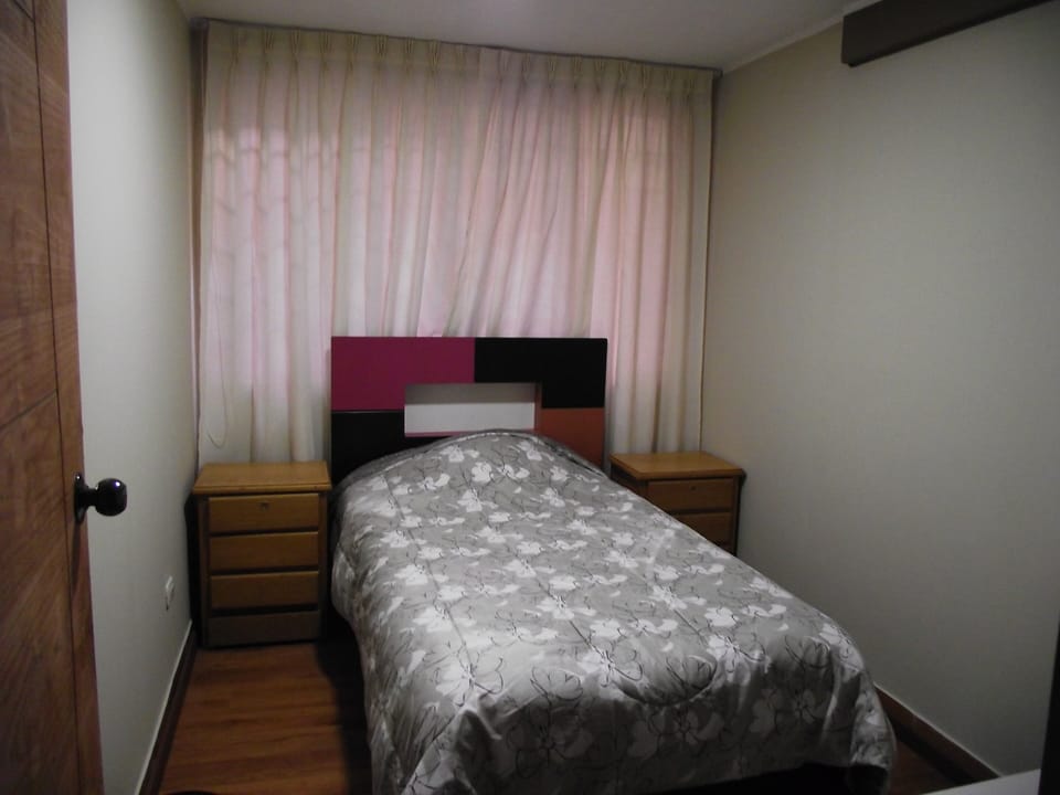 SINGLE ROOM