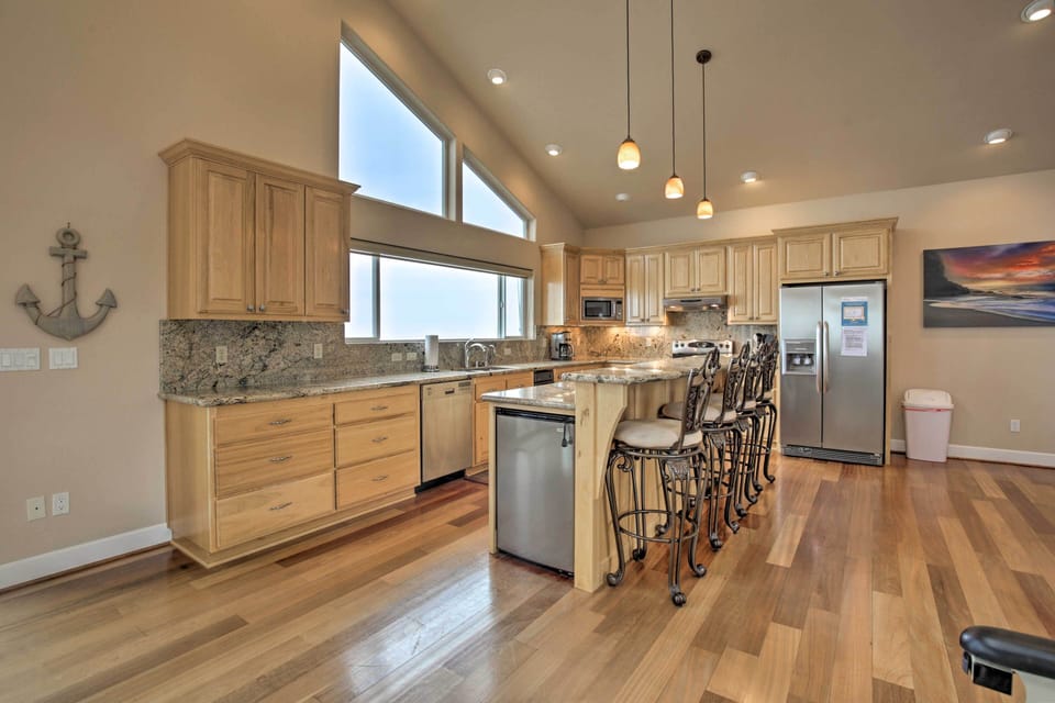 Kitchen | Cooking Basics | Dishware/Flatware | 2nd Floor