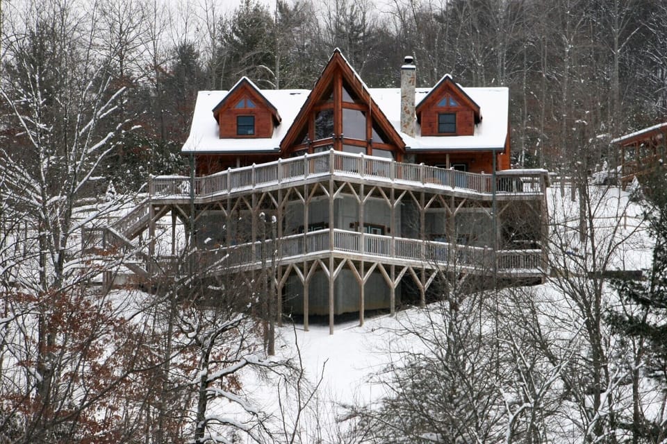 Lots of decks to enjoy sunrises, sunsets, beautiful fall colors, or snowy mtns