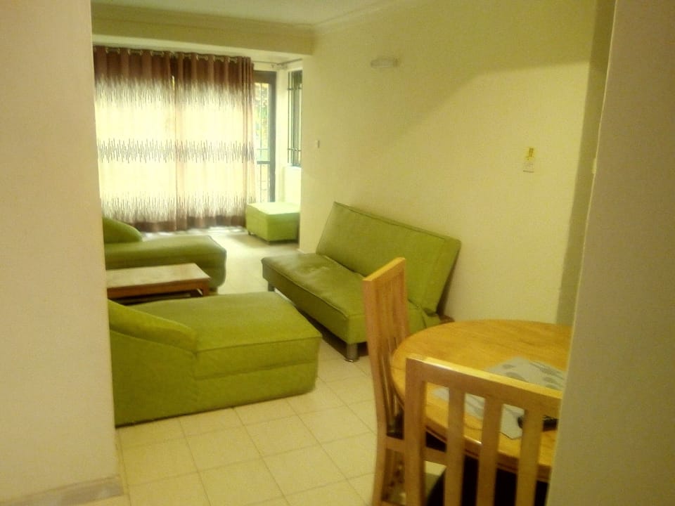 seating room for 2br $35