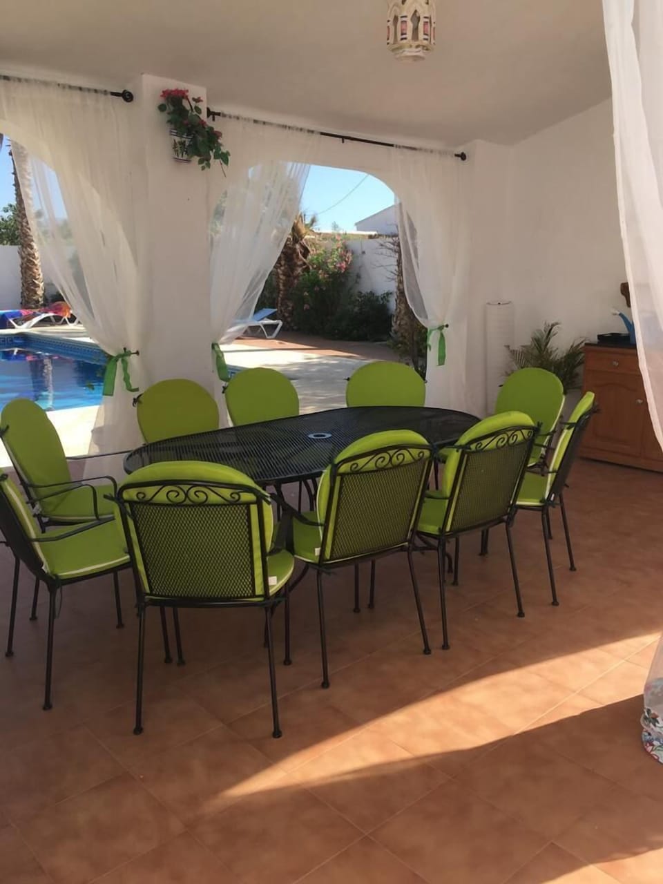 dining table