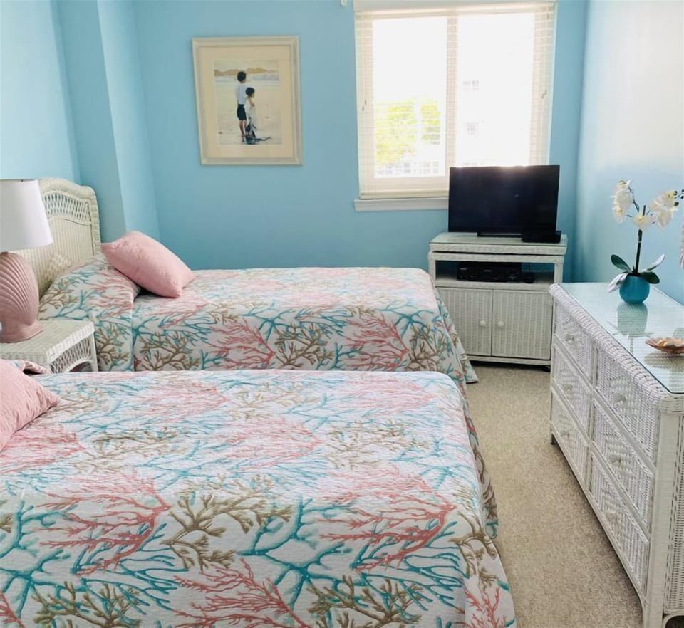 Twin Bedroom