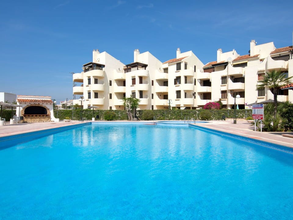 Resort, Property, Building, Swimming Pool, Apartment, Real Estate, Town, Hotel, Vacation, Resort Town