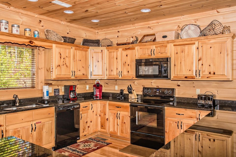 Spacious Kitchen Area