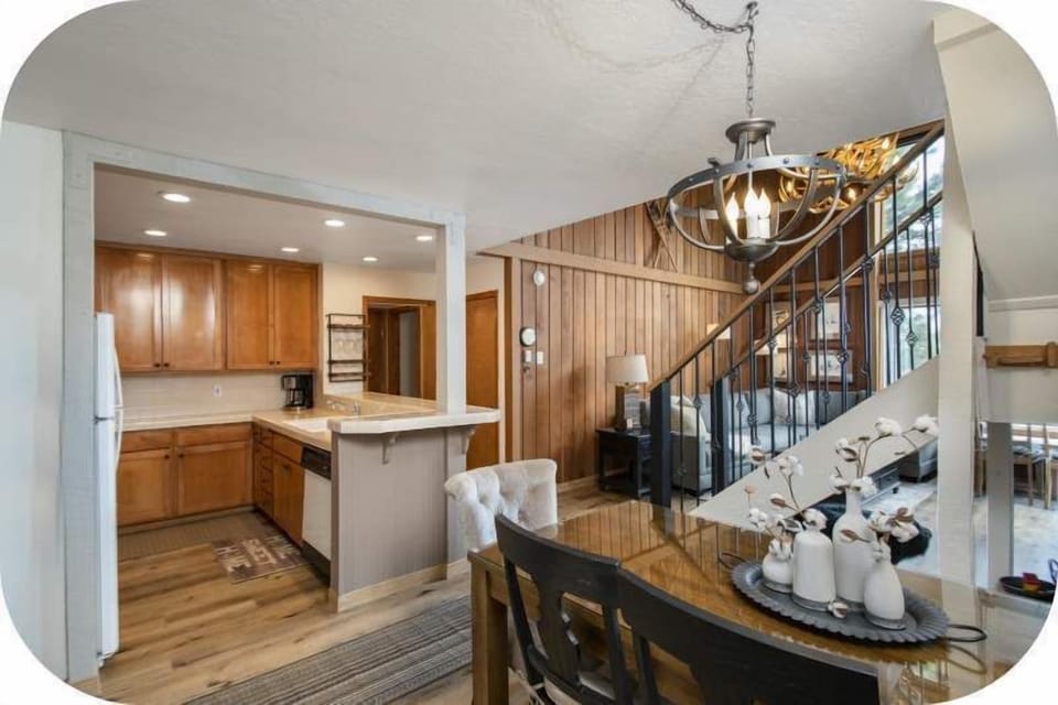 Open floor plan keeps you all together on vacation
