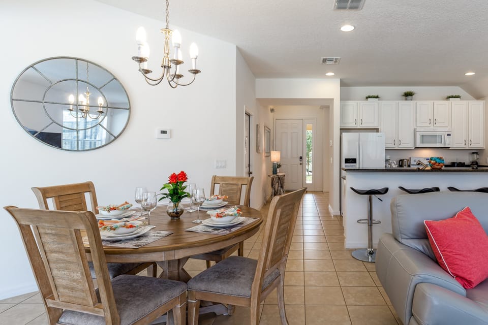 05_Dining_Table_0721.jpg