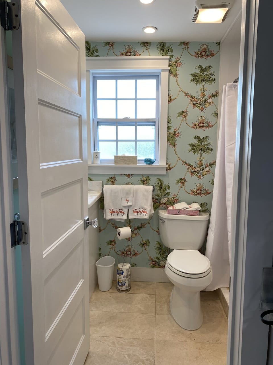 WHALE 1
FULL BATH WITH SHOWER 