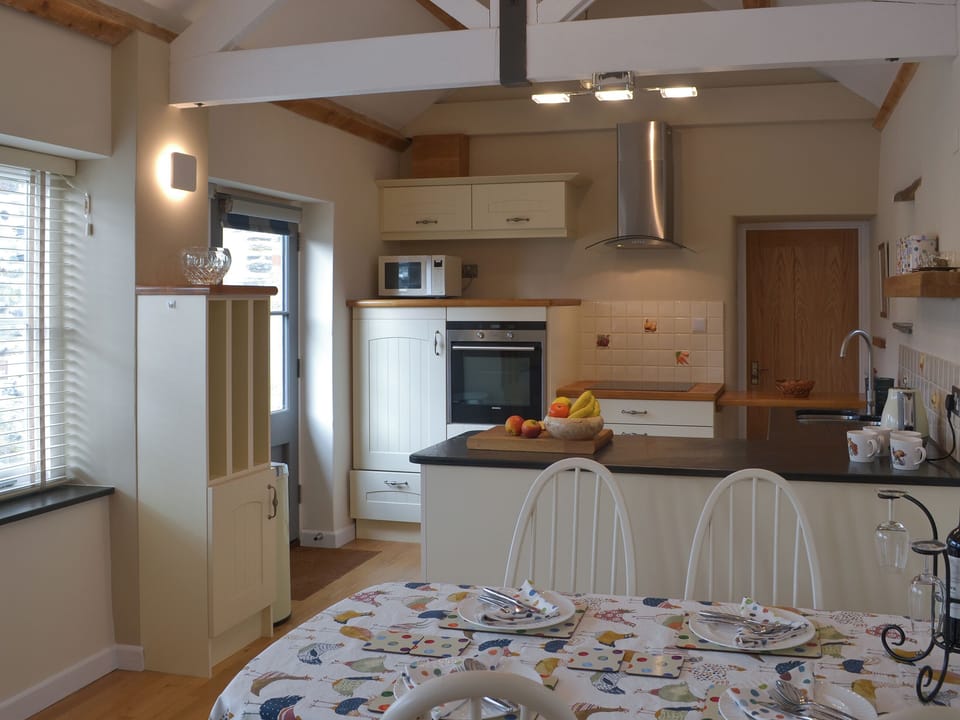 Open plan living space | Trezeal Barn, North Hill