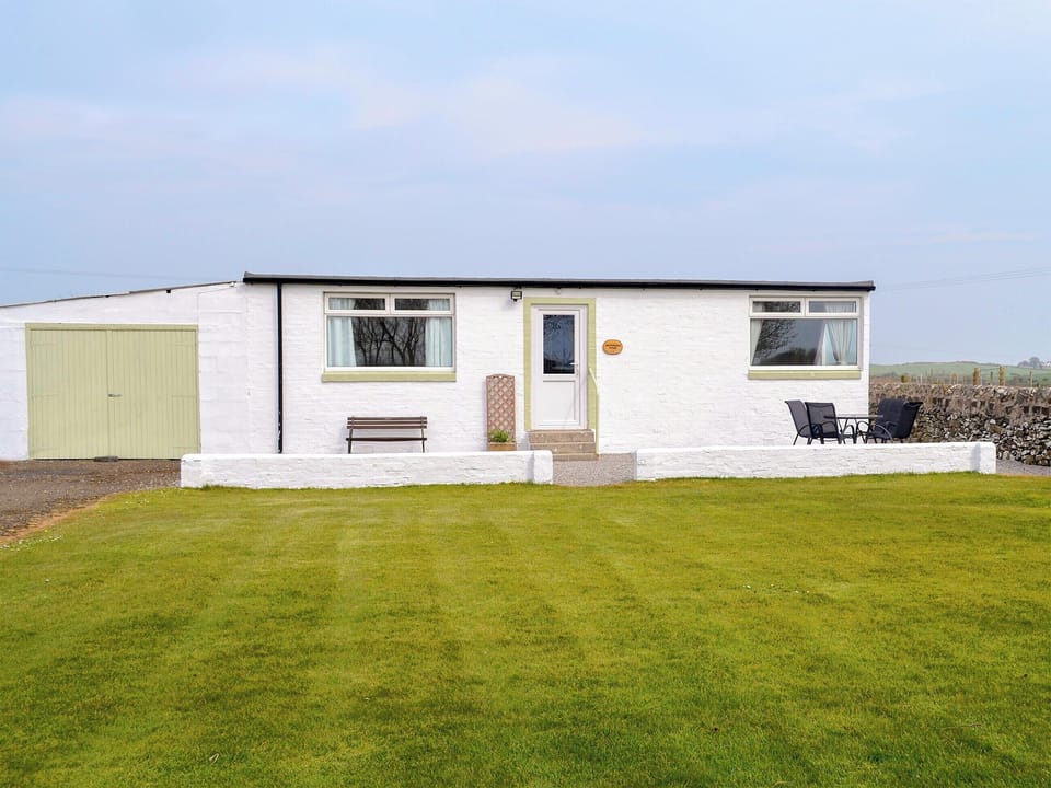 Ideally located detached cottage | Mid Bishopton Cottage - Mid Bishopton Farm Cottages, Whithorn