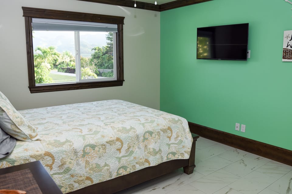 Bedroom #1 - Mountain Views