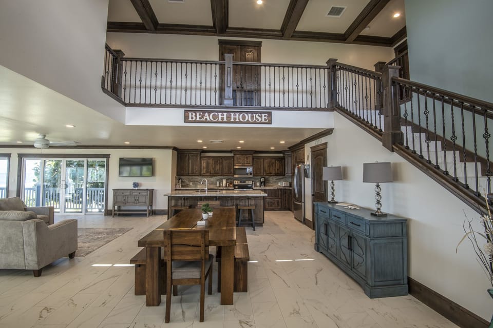 Front Entrance w/ Vaulted Ceilings