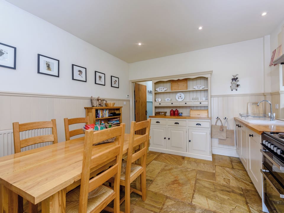 Dining area | Castlemans Stables West - Castleman&rsquo;s Stables, Sedlescombe, near Battle