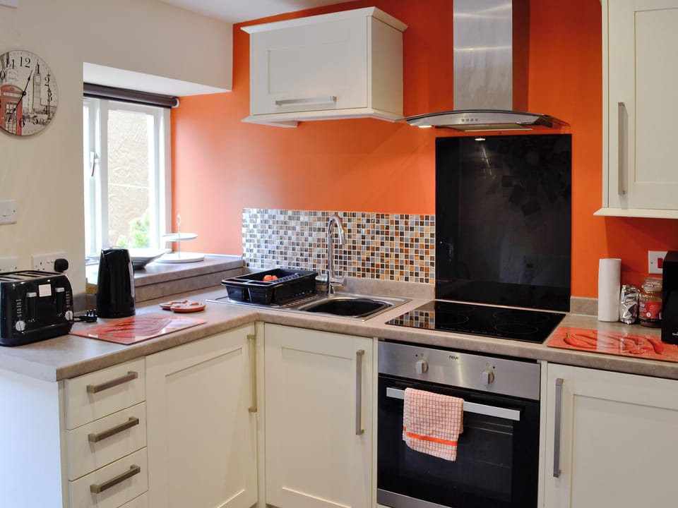 Kitchen | Stable Cottage - Bodafon Hall, Llandudno