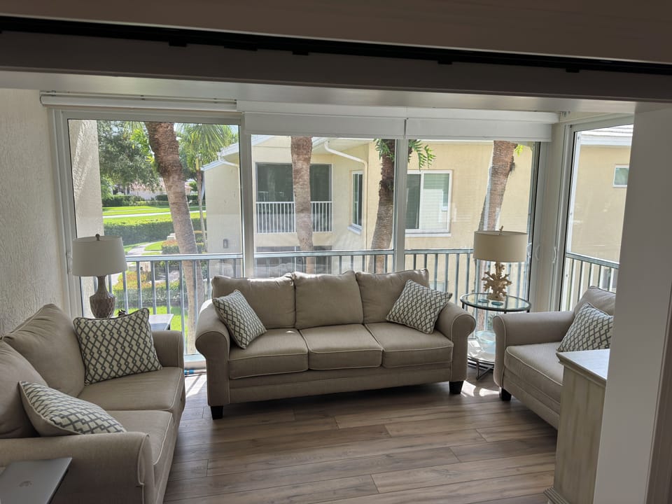 Sunroom-Den