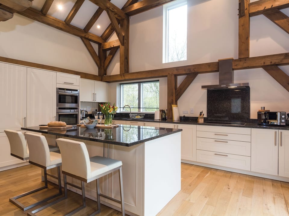 Kitchen with breakfast bar | Coot Lodge, Somerford Keynes, near Cirencester
