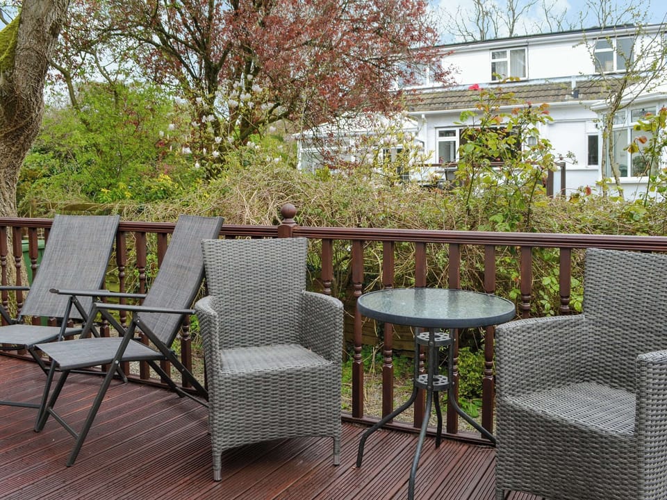 Sitting-out-area | Josnor Chalet, Benllech