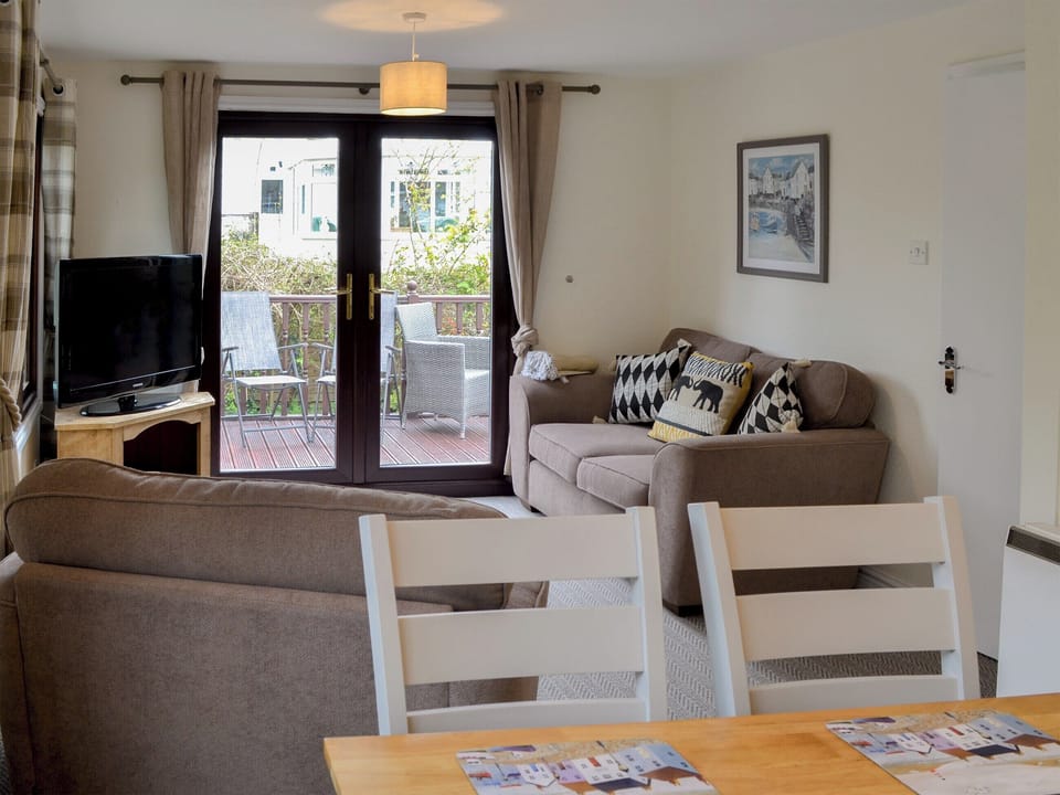 Comfortable living/ dining room | Josnor Chalet, Benllech