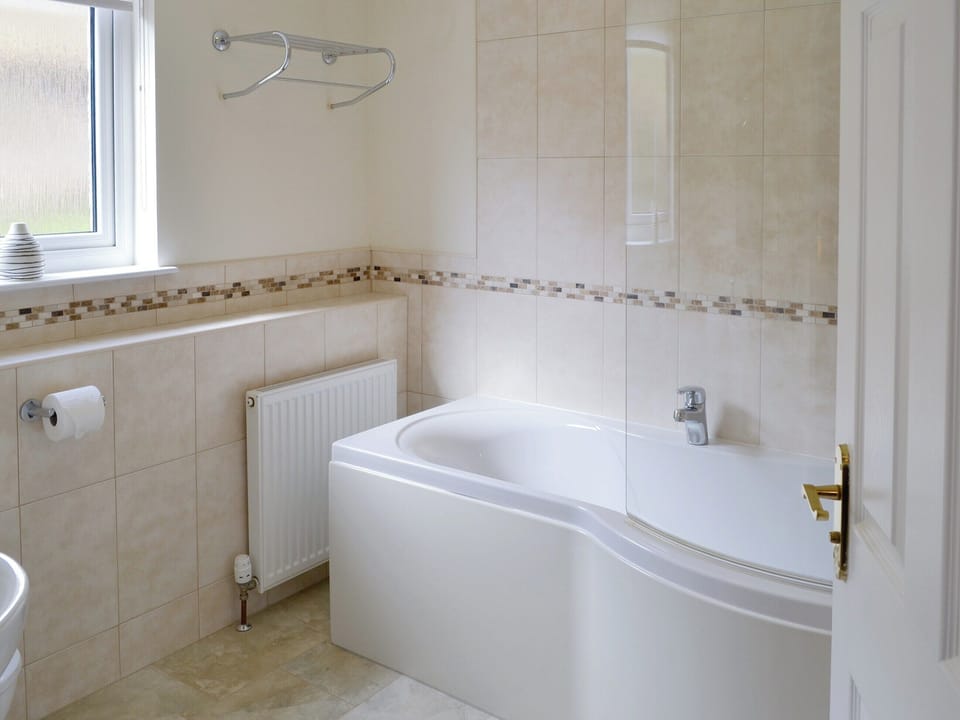 En-suite bathroom | Eilean View (Island View), Inverasdale by Poolewe, near Achnasheen